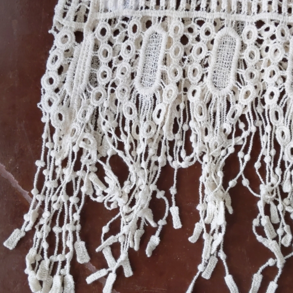 Love tree Cream crochet sleeveless boho top - Picture 8 of 8